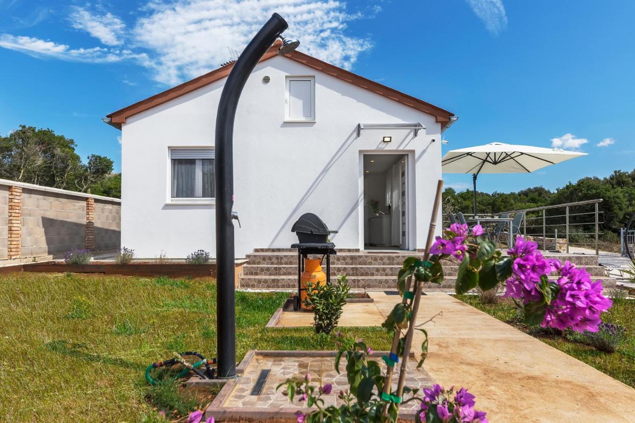 House Of Peace Villa Peroj Exterior photo